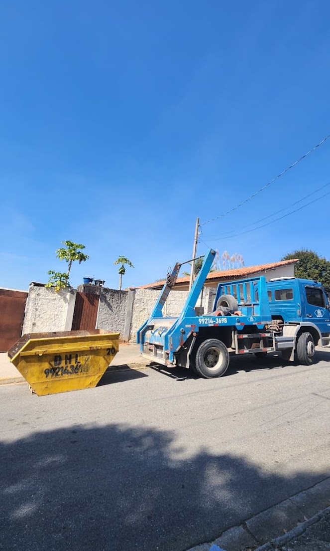 Caminhão DHL Caçambas